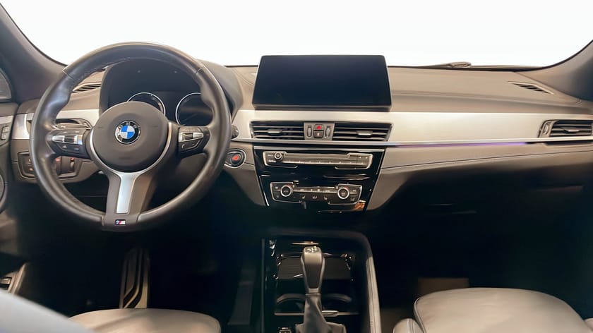 Bild 4 av BMW X2 xDrive25e M-Sport Backkamera Rattvärme Panorama