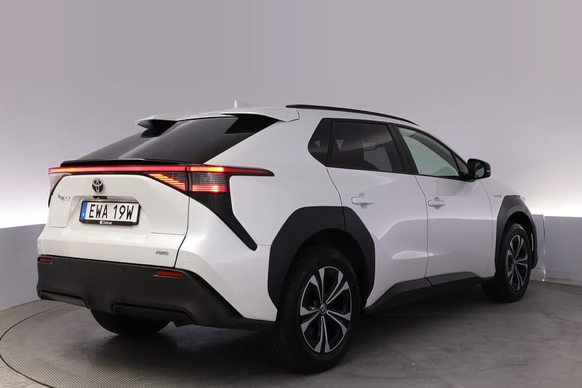 Bild 5 av Toyota bZ4X 71.4 kWh AWD Style Elstol Kamera Navi