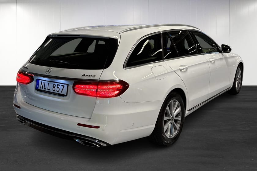 Bild 3 av Mercedes-Benz E 220 T d 4MATIC 4M 9G-Tronic | Avantgarde | Navi | Smartphone | Backkamera |