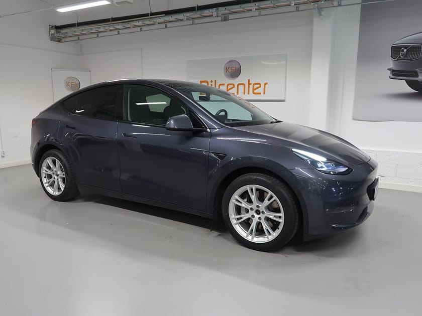 Bild 5 av Tesla Model Y Long Range AWD V-Däck ingår Drag-Navi-Kamera-Pano-Skinn