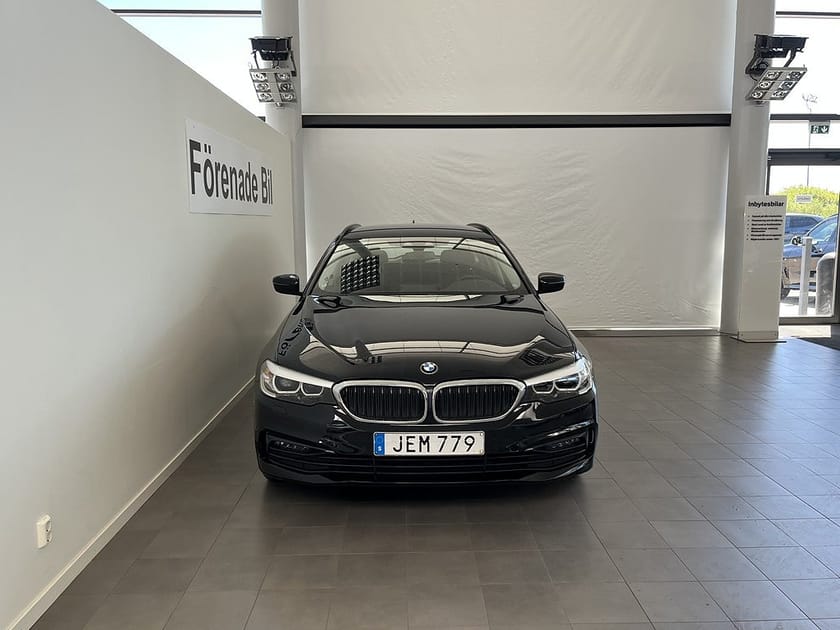 Bild 2 av BMW 520i Touring 520 4,95 ränta Nav Drag Rattvärme ParkAssist