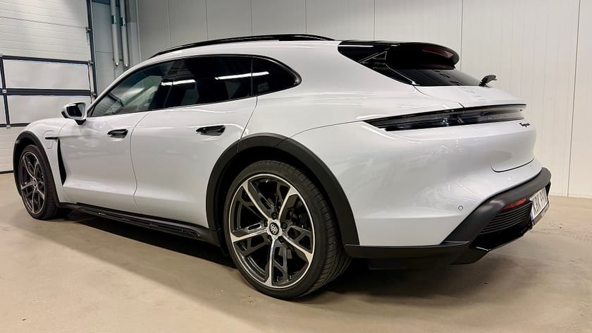 Bild 4 av Porsche Taycan 4 Cross Turismo / Bakaxelstyrning / Nightvision
