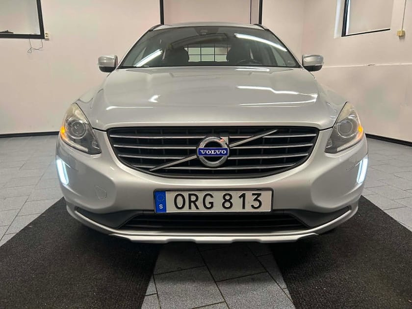 Bild 5 av Volvo XC60 D4 AWD 181 hk Geartronic Momentum Business Edt Drag