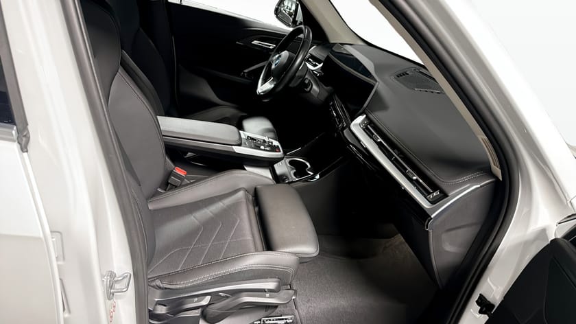 Bild 3 av BMW X1 xDrive25e X-line / Drag / Rattvärme