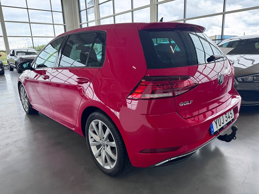 Bild 3 av Volkswagen Golf 5-dörrar 1.0 TSI | Base | Drag | Taklucka | Backkamera