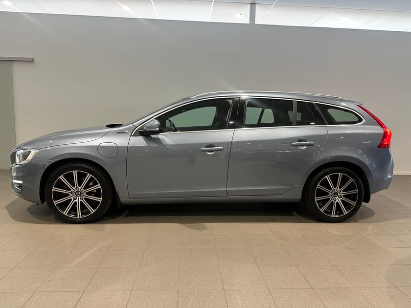 Bild 5 av Volvo V60 D5 AWD Twin Engine Classic Summum / Parkeringssensor fram/bak / Backkamera / Dragkrok