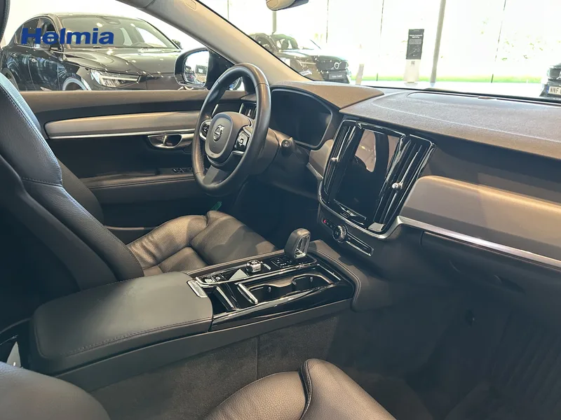 Bild 6 av 15 – Volvo V90 Recharge T6 Plus Dark