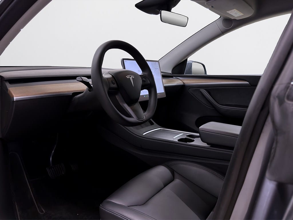 Tesla Model Y Long Range AWD, 514ps, 2024