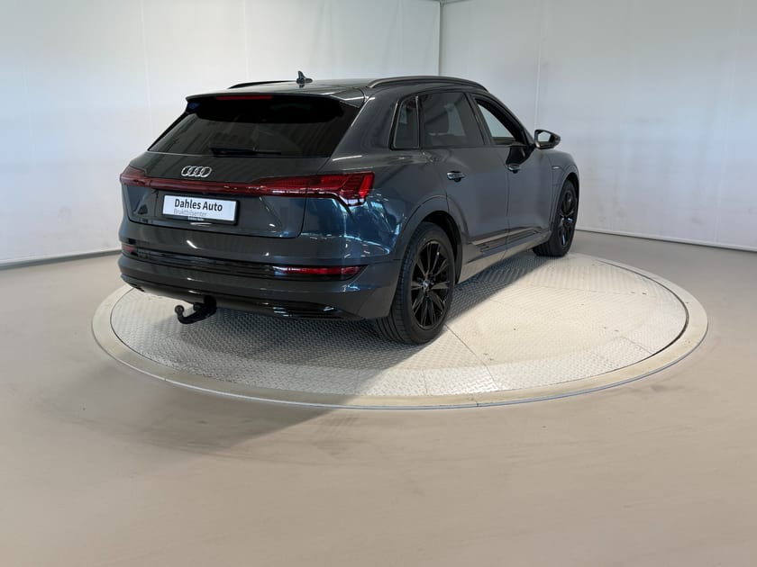 Bilde 3 av Audi e-tron 50 quattro ADVANCED SPORT ACC/Krok/360-kam/B&amp;O/Sort Optikk/Navi