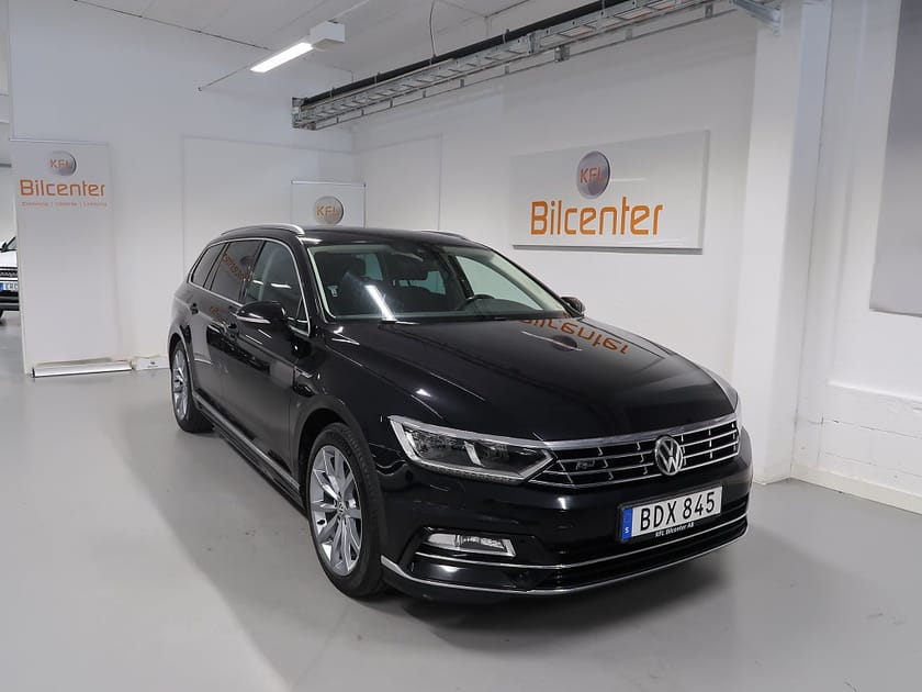 Bild 3 av Volkswagen Passat Sportscombi 2.0 TDI 4M GT R-Line V-Däck ingår Cockpit-Drag-Kamera-V