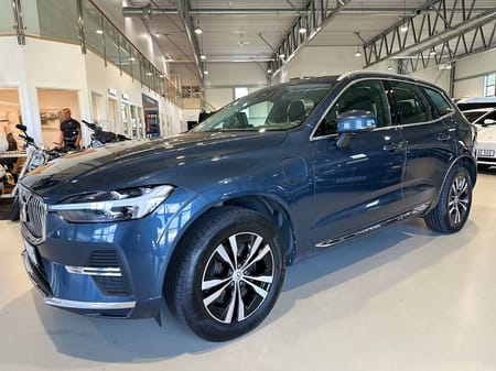 Volvo XC60 Recharge T6 AWD Core Edition / Pano / H/K / Drag
