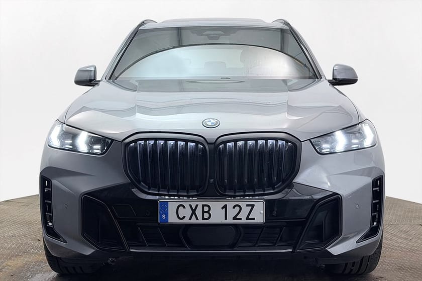 Bild 3 av BMW X5 xDrive50e M Sport Pro Travel Inno Pano Drag HUD H/K