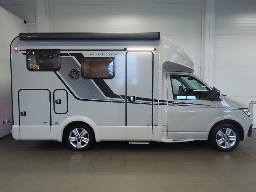 Bild 3 av Knaus Campervan Volkswagen Tourer Van 500 MQ Vansation Markis Solcell AUT 4 Bäddar