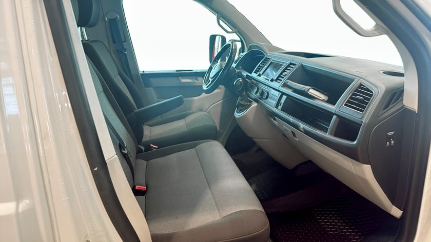 Bild 3 av Volkswagen Transporter Chassi Cab Flakbil 4WD 2.0 204hk | Vinterhjul