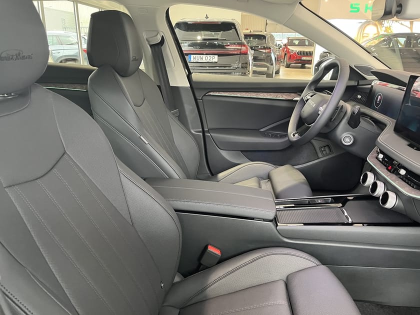Bild 4 av Škoda Superb iV Kombi L&K 1,5 TSI 204 HK 6 VXL DSG