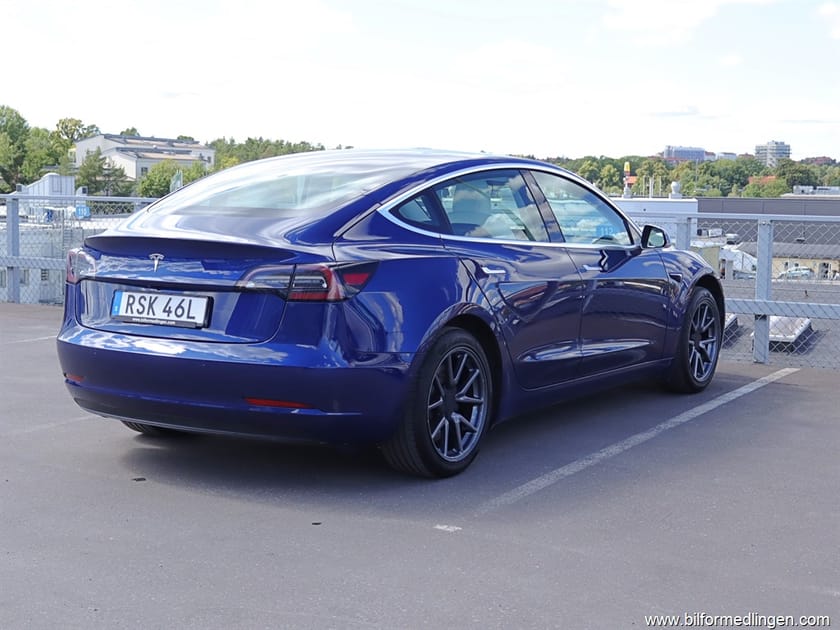 Bild 4 av Tesla Model 3 Standard Range Plus 325hk S/V-hjul