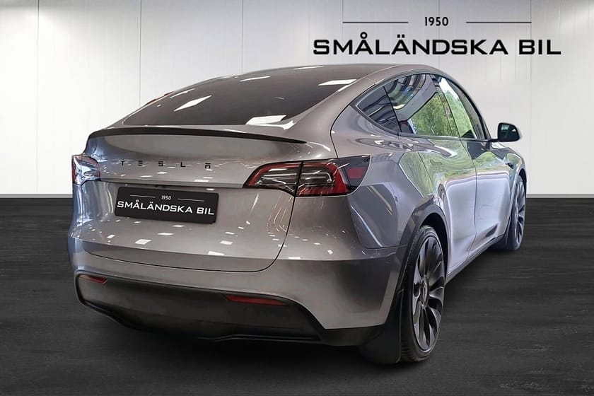 Bild 4 av Tesla Model Y Performance Performance Panorama Drag