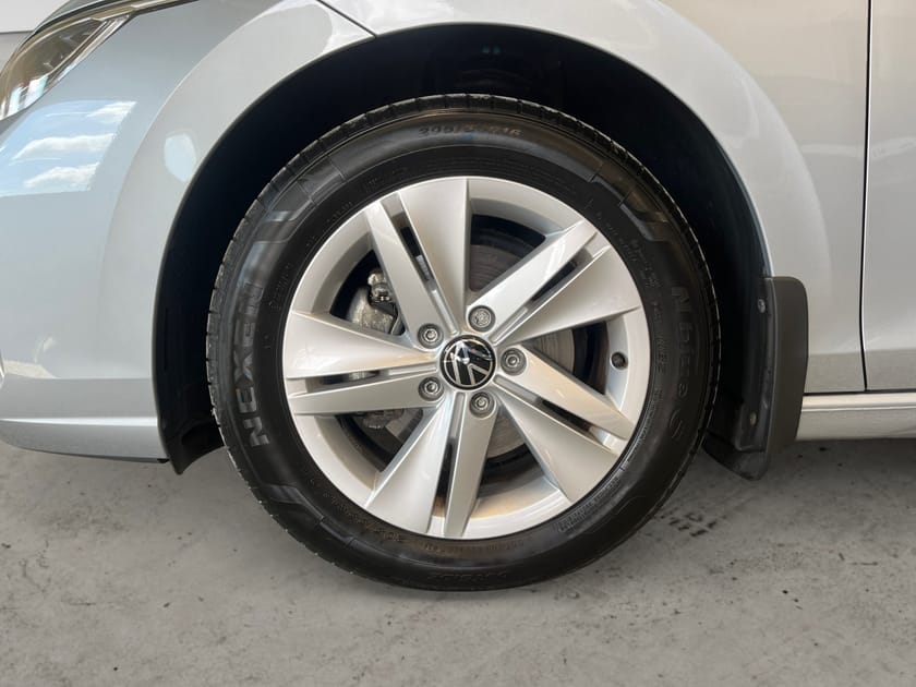 Bild 4 av Volkswagen Golf Sportscombi 1,5 eTSI 150 HK DSG Drag Värm