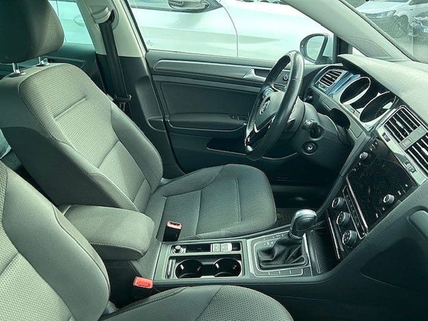 Bild 5 av Volkswagen Golf 5-dörrar 1.0 TSI Automat /Glastak / Adaptiv Farthållare