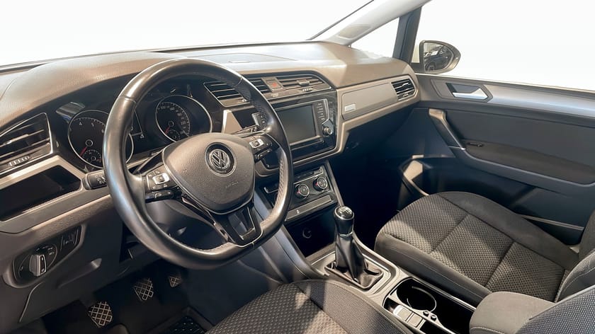 Bild 2 av Volkswagen Touran 7-seater 1,2 TSI 110HK 7 sits/Drag