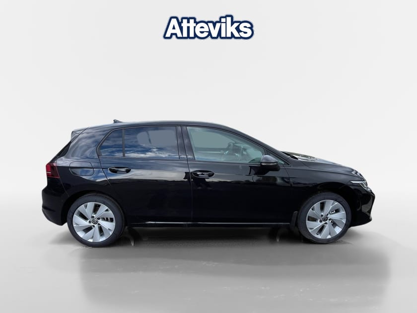 Bild 2 av Volkswagen Golf Life 1.5 eTSI 150hk *Keyless/Drag/Kamera*
