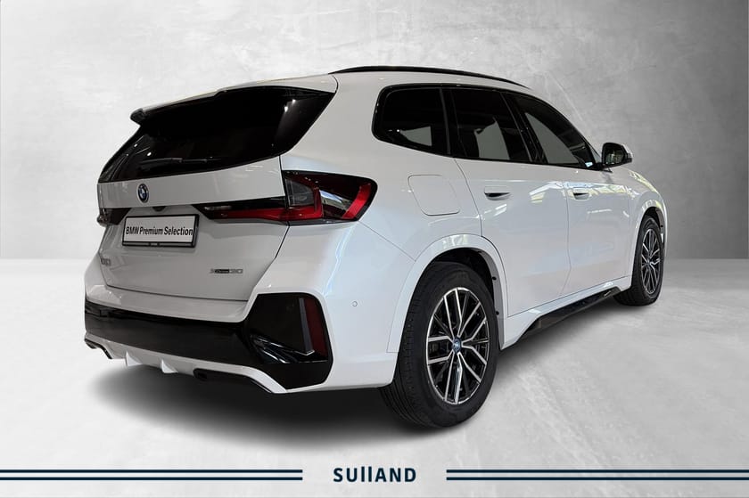 Bilde 5 av BMW iX1 xDrive30 Fully Charged/Panoramatak/Utvidet assistent pakke!