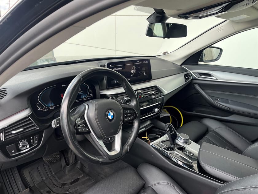 Bild 2 av BMW 530e xDrive Touring Connected Navi CarPlay Rattvärme Drag