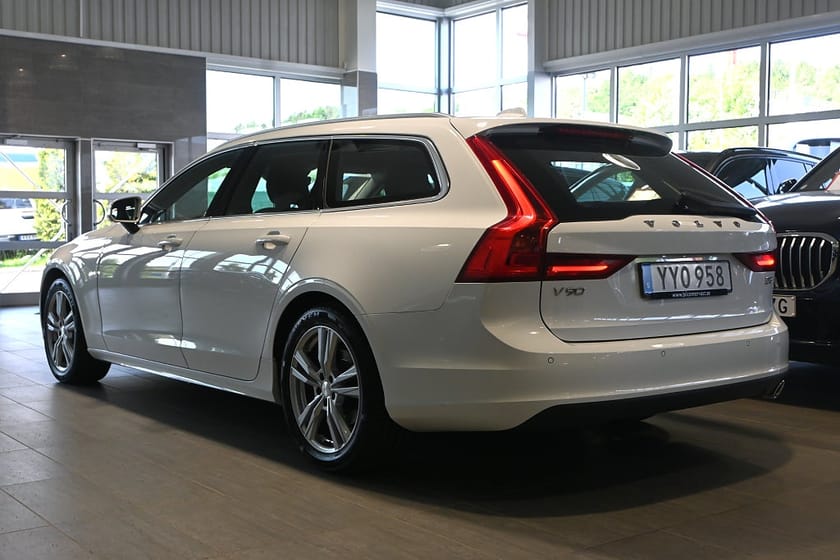 Bild 3 av Volvo V90 D3 Momentum Edition Drag Värmare