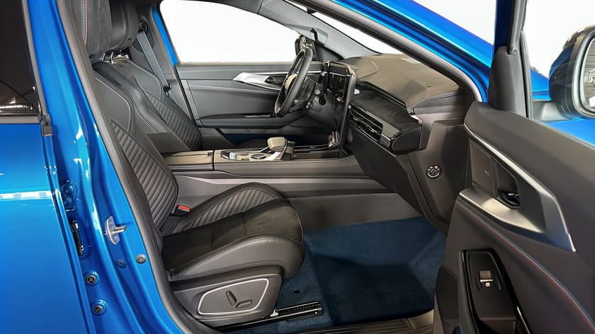 Bild 3 av Renault Rafale E-Tech 4x4 ESPRIT ALPINE EDITION+ 300 PHEV *DEMO*