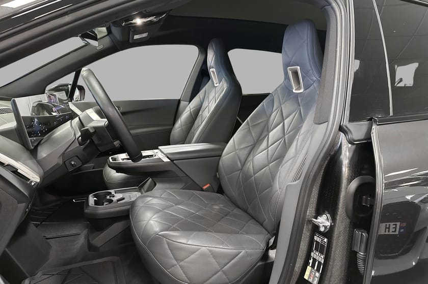 Bilde 2 av BMW iX xDrive50 50 FullyCharged Sport, SoftClose, Multiset, H/K, Laser