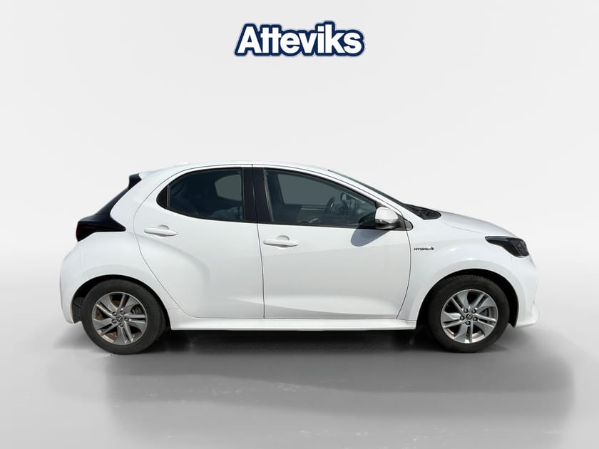 Bild 2 av Toyota Yaris Hybrid CVT 116hk *Drag/Backkamera*