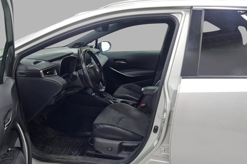 Bilde 4 av Toyota Corolla Touring Sports Hybrid Executive - Panorama - LED - HUD