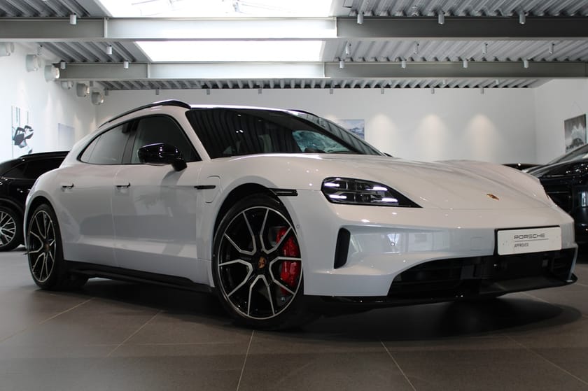 Bild 1 av Porsche Taycan 4S Sport Turismo Black Edition