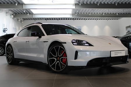 Porsche Taycan 4S Sport Turismo Black Edition