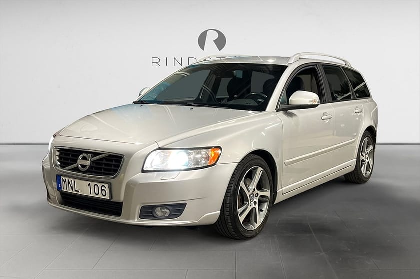 Bild 1 av Volvo V50 D2 115 HK CLASSIC MOMENTUM DRAG D-VÄRM KAMREM BYTT 17"