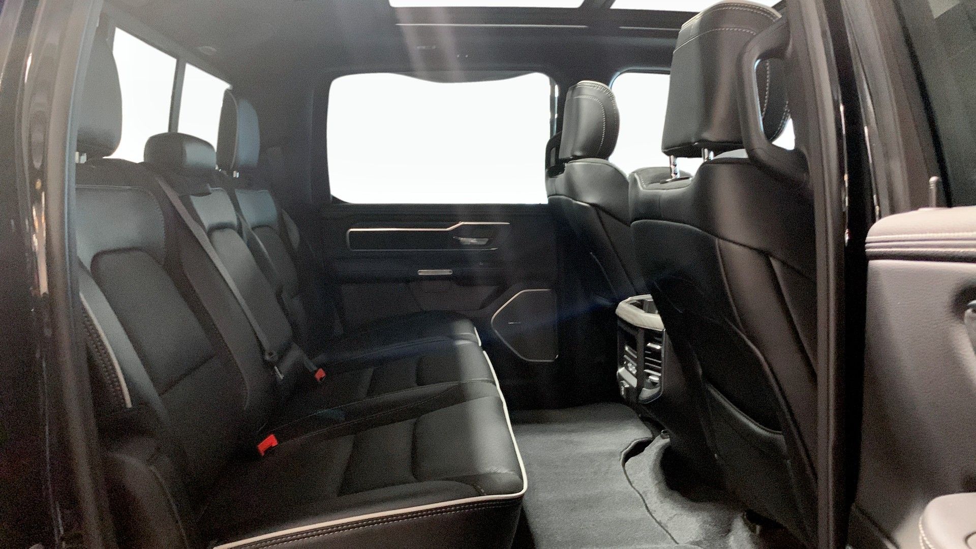 RAM 1500 Laramie Night Edition 2025, bild 5/21