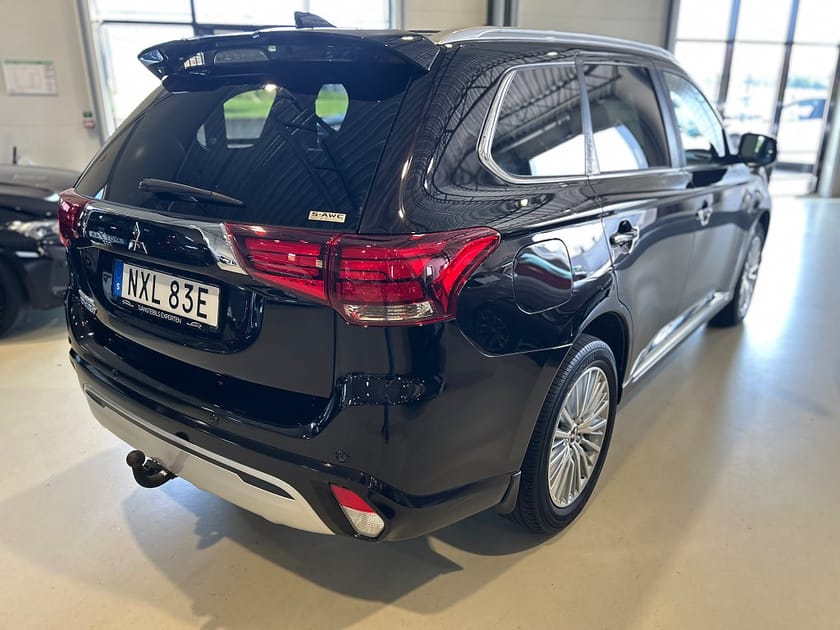 Bild 3 av Mitsubishi Outlander PHEV CVT Business 224hk / Drag