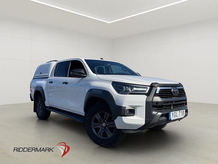 Bild 3 av Toyota Hilux Dubbelhytt Invincible 2.8 4WD M/K-Värm Drag JBL Kåpa Moms