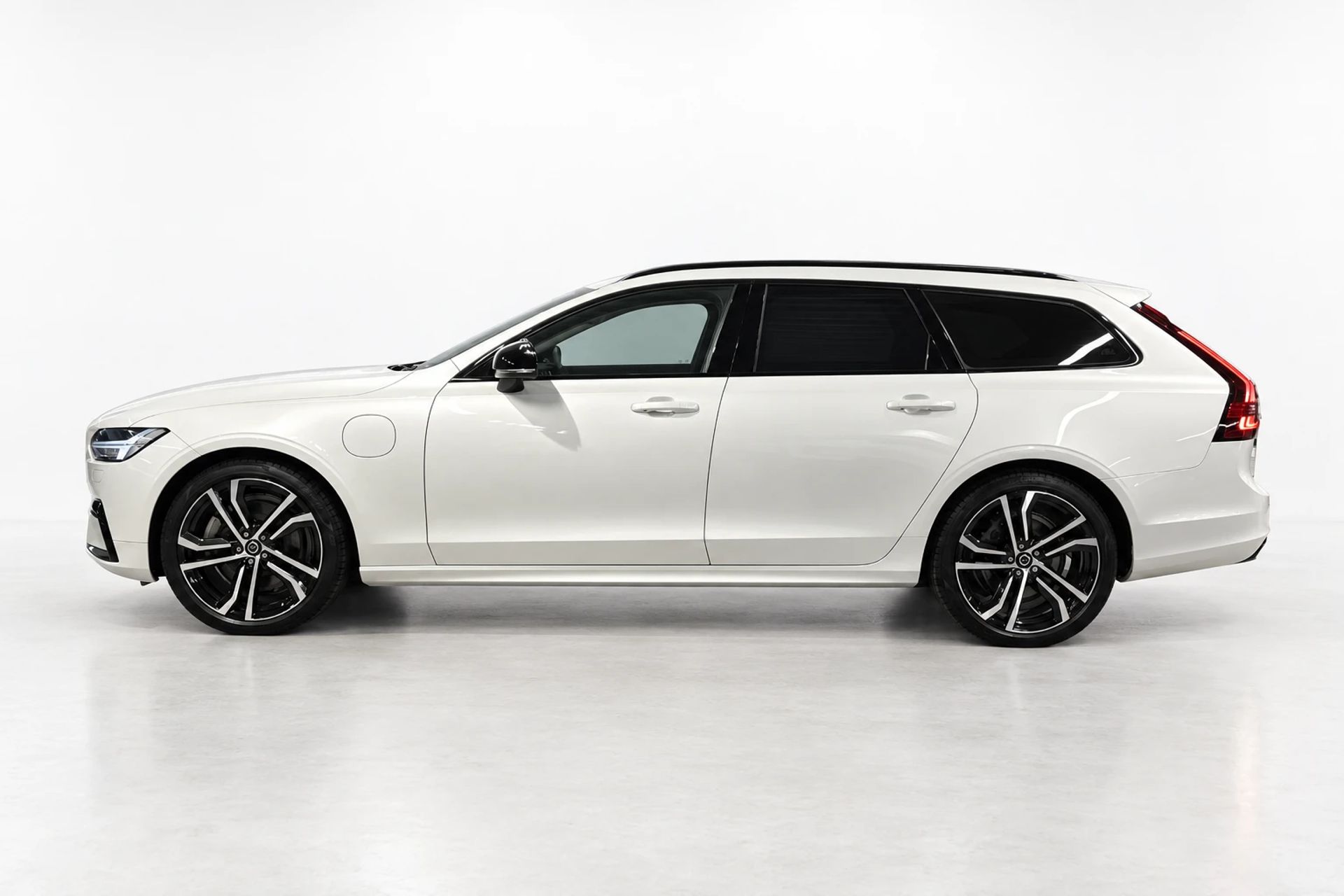Volvo V90 2023, bild 2/10
