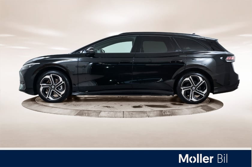 Bilde 2 av Volkswagen ID.7 GTX Tourer