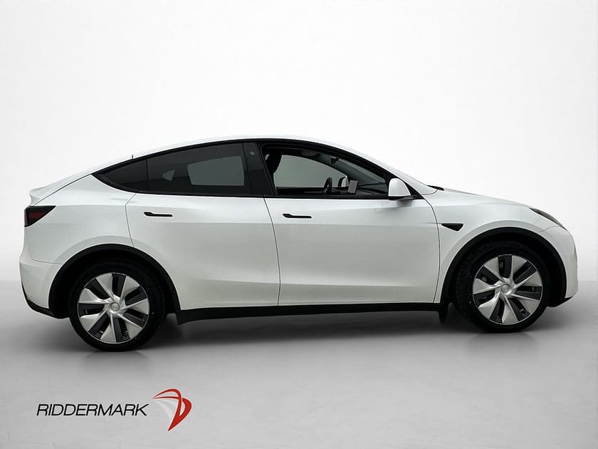 Bild 5 av Tesla Model Y Long Range AWD Dragkrok Autopilot Skinn MOMS