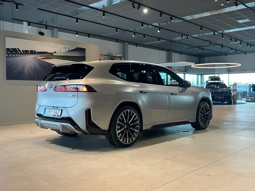 Bild 4 av BMW iX3 50 xDrive M Sport Supercharged Pano D/A Plus H/K Drag