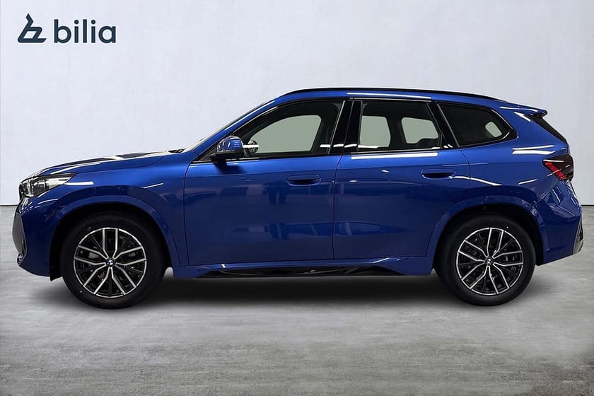 Bild 3 av BMW iX1 eDrive20 eDrive 20 M-sport | H&K | Drag | El-stolar | 360
