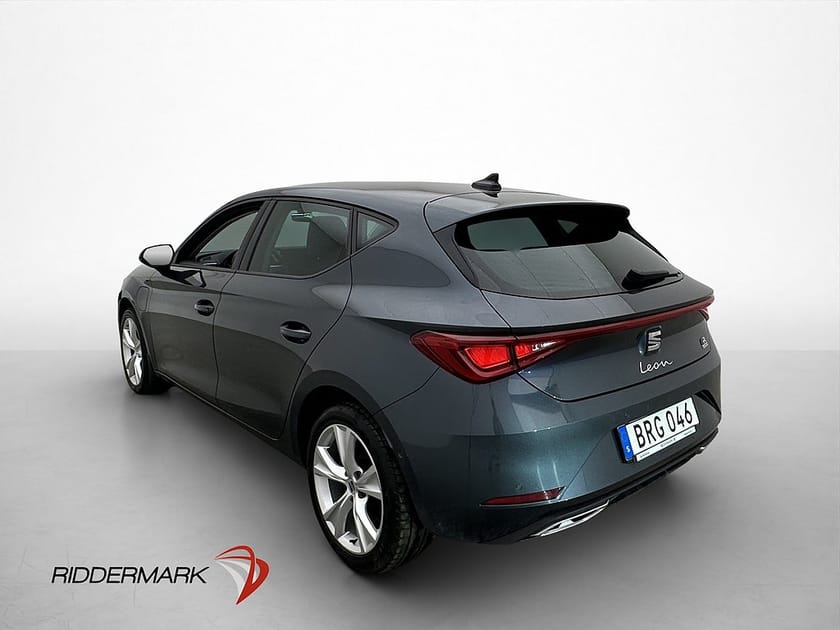 Bild 5 av SEAT León e-Hybrid 204hk FR Cockpit B-Kamera Nyservad