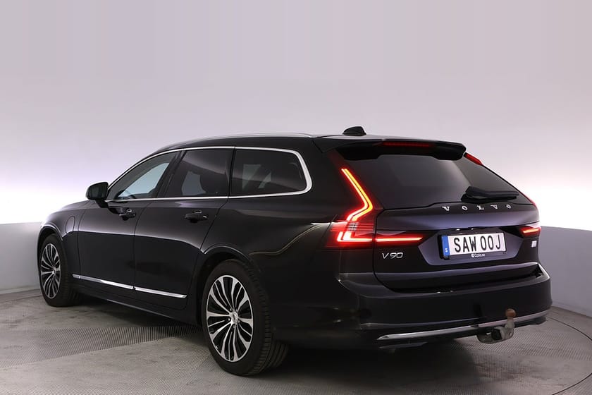 Bild 4 av Volvo V90 Recharge T6 AWD Core Bright Kamera BLIS Navi Drag