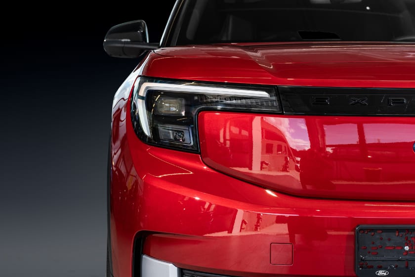 Bilde 4 av Ford Explorer EV Extended Range AWD LR/AWD/Premium/Pano/krok/B&O/Førerassistent/"21"/Skinn