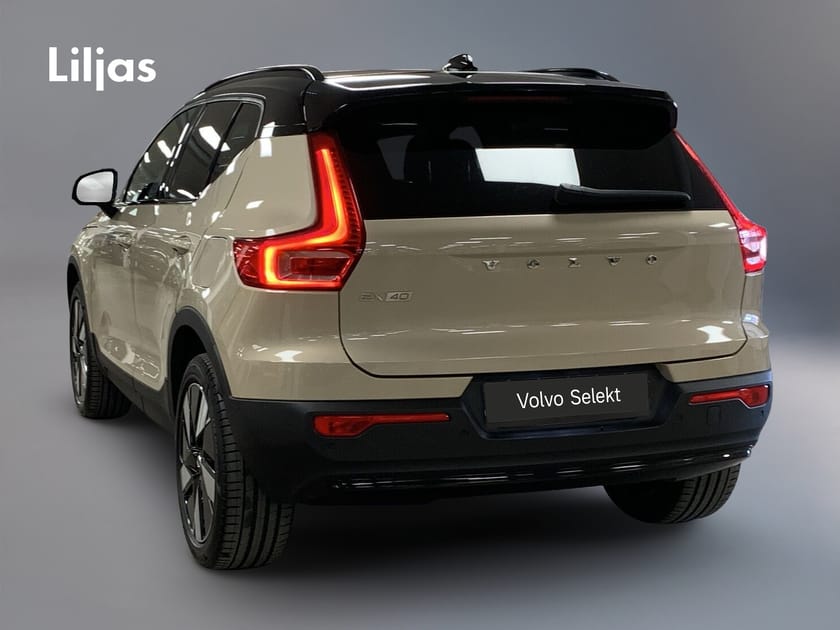 Bild 4 av Volvo EX40 Twin Motor Performance Plus//360-kamera//Drag//