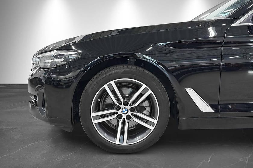 Bild 2 av BMW 520d xDrive Touring BMW Steptronic 190hk Adaptiv B-kam Drag CarPlay