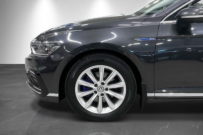 Bild 2 av Volkswagen Passat Sportscombi GTE 1.4 TSI 218hk Executive Drag Kamera Carplay PDC