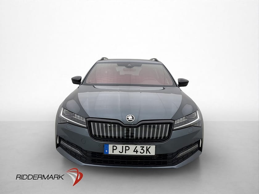 Bild 2 av Škoda Superb iV Kombi Skoda 1.4 Plug-In Sportline Pano Cockpit 360 Drag